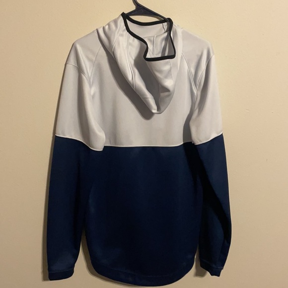Nike M Dri-Fit Thermal Hoodie - Picture 2 of 2